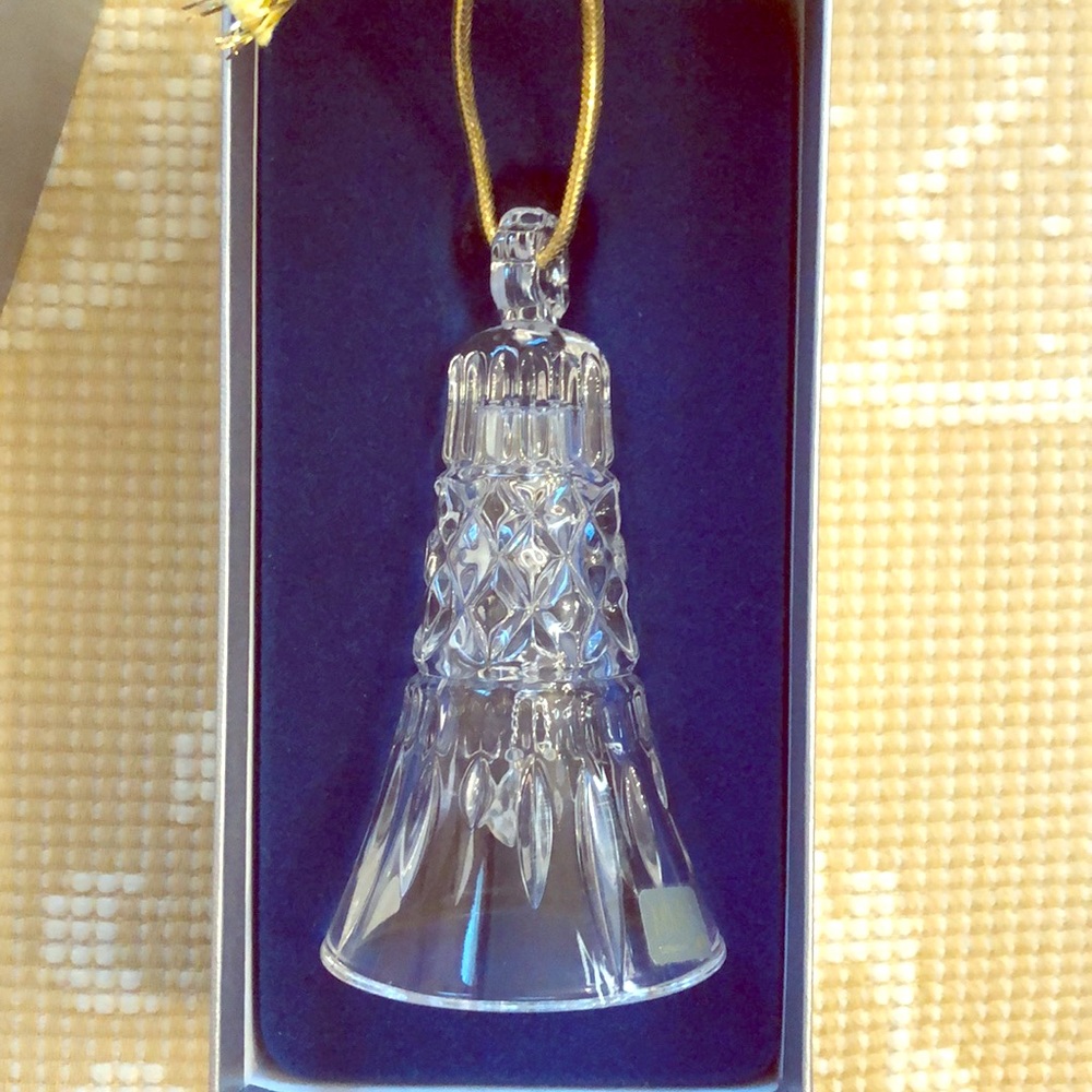 Mikasa crystal bell ornament 🎄